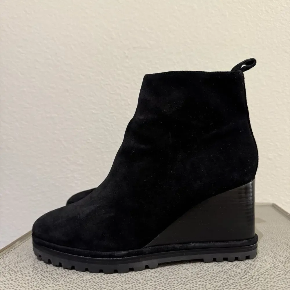 Tory Burch Logo 85mm Lug Sole Wedge Bootie Black Suede R$428 Size 10